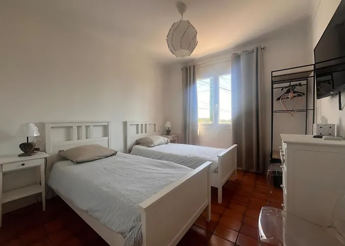 Le Paradis D Holiday home *