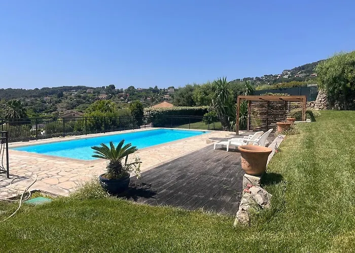 Holiday home Le Paradis D *